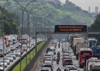 Greve dos caminhoneiros: rodovias têm fluxo livre, dizem ministério e Polícia Rodoviária